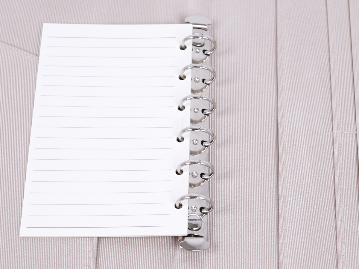 バインダーに、ノートを挟む事可能