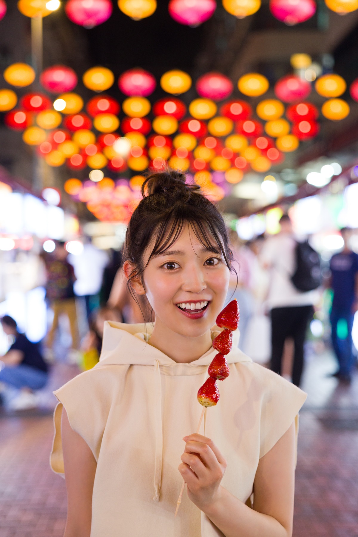 乃木坂46 阪口珠美 1st写真集『青いバラ』 先行カット画像②
