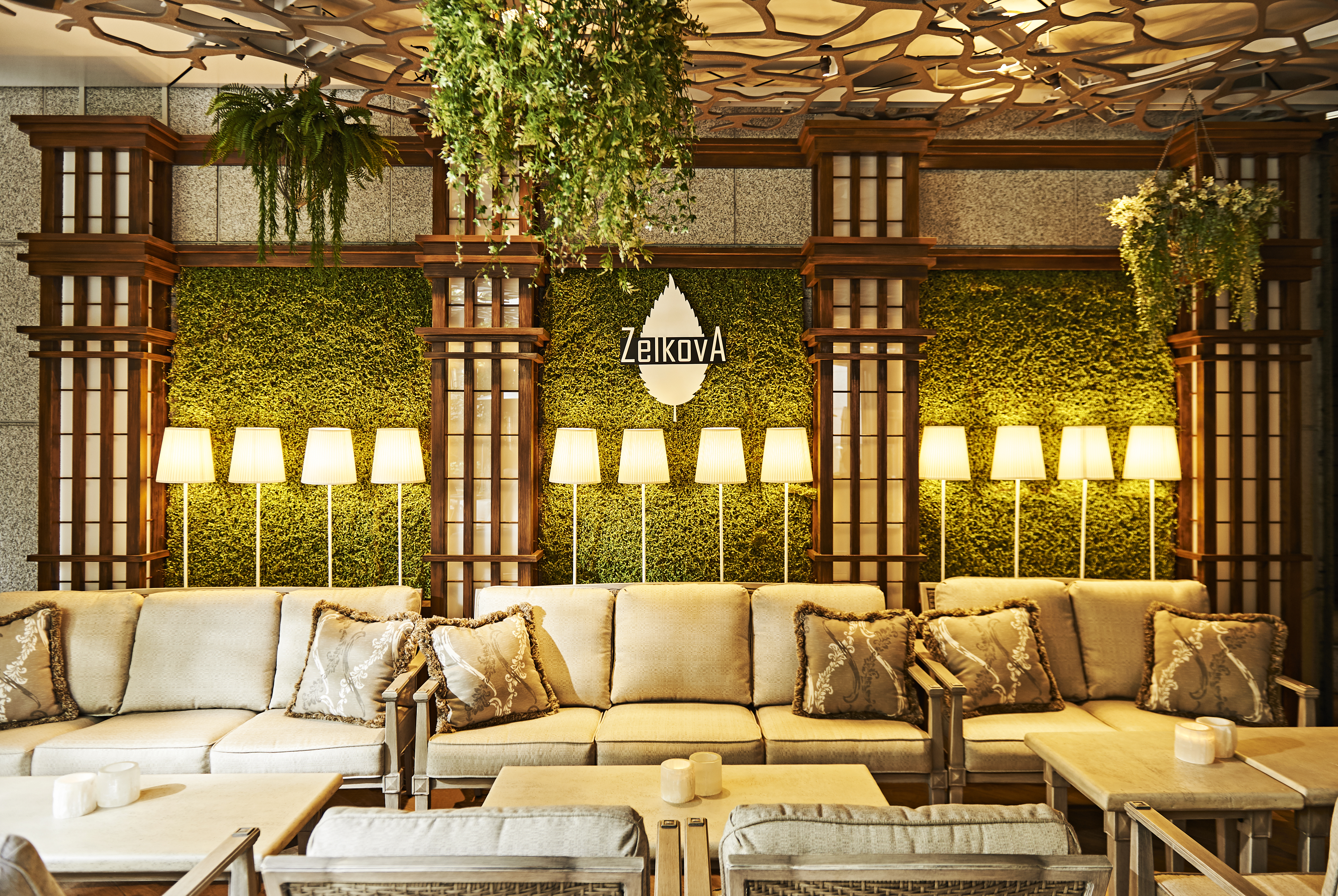 Cafe&Dining ZelKovA店内