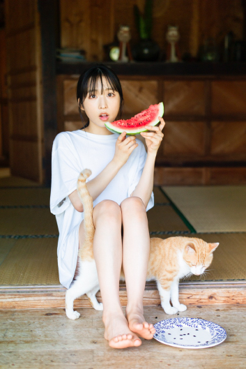 AKB48小栗有以初の撮り下ろしカレンダー ＜セブンネット限定で予約受付中＞