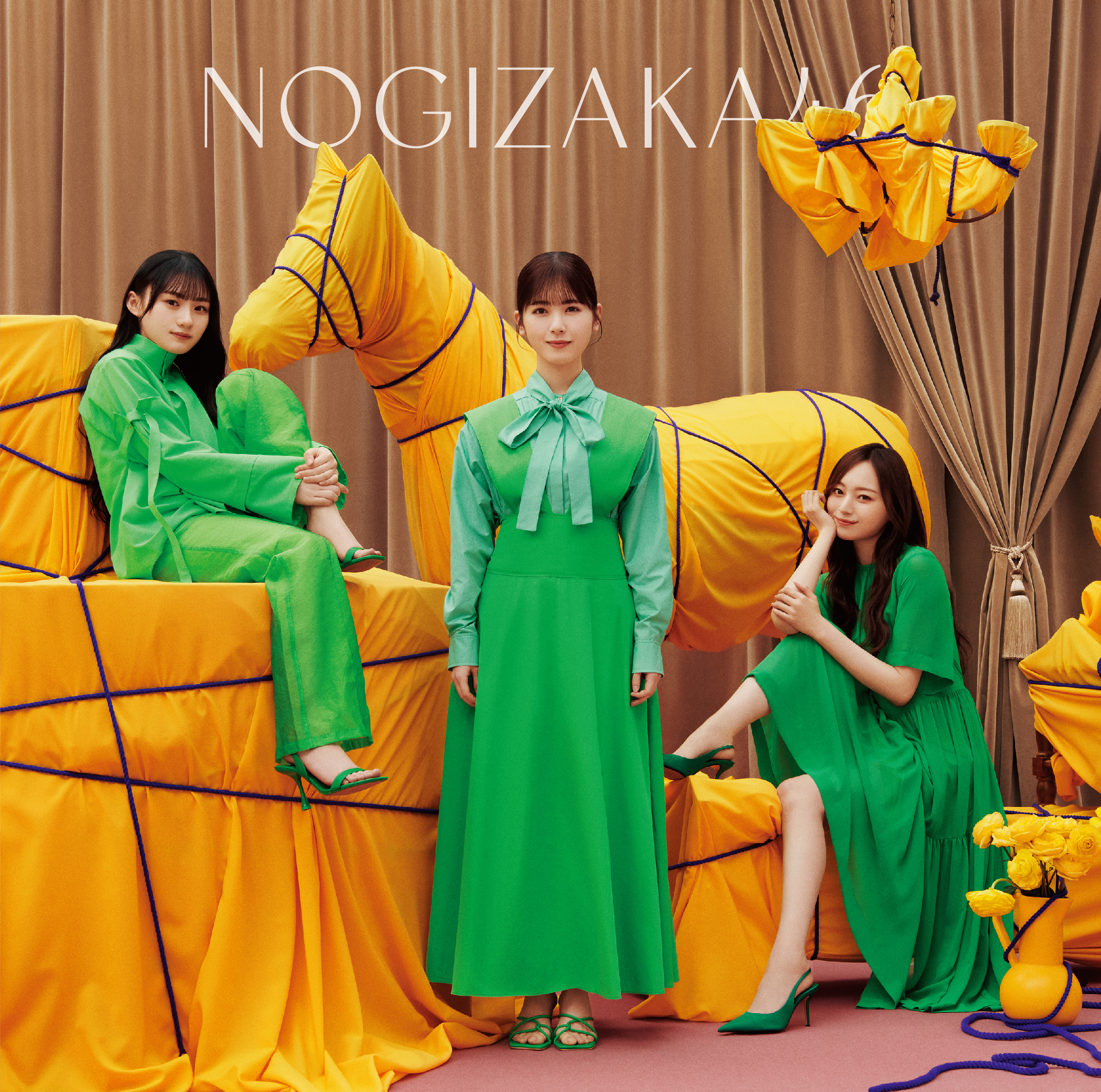 ケ*ん様 乃木坂46 32ndシングル「人は夢を二度見る」サイン入りポスター 遠 ケ*ん様 乃木坂46 32ndシングル「人は夢を二度見る」サイン