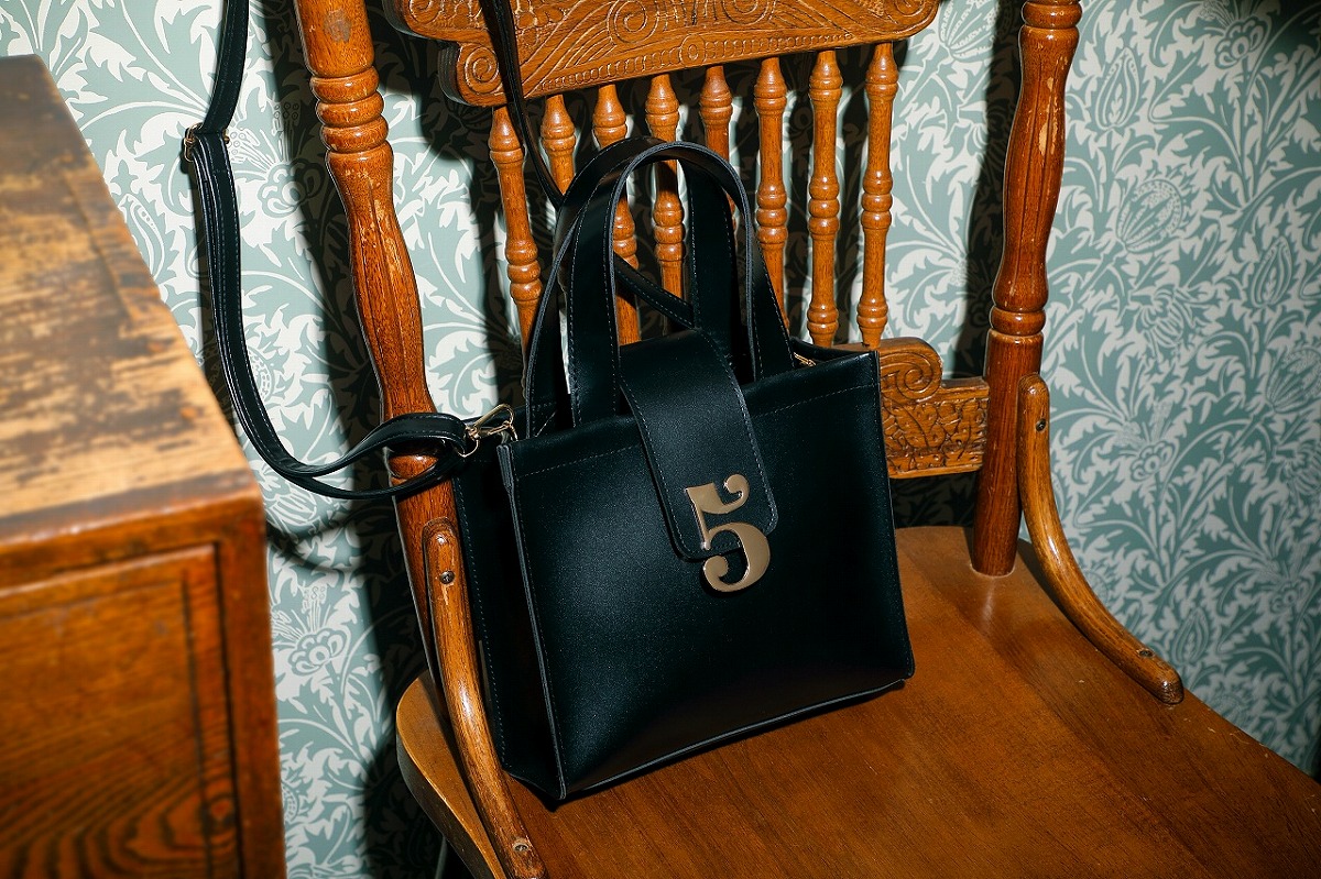 TNEWTIES 5th Anniversary Special Bag Book