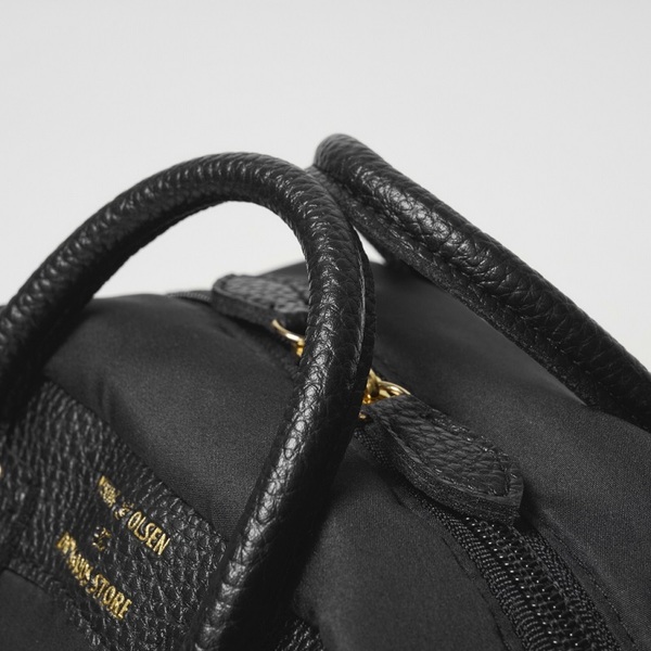 YOUNG & OLSEN The DRYGOODS STORE POUCH BOOK（セブン