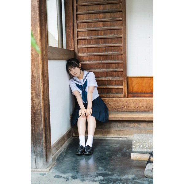 坂倉花 1st写真集【セブンネット限定特典：ブロマイド 1枚付き】 通販