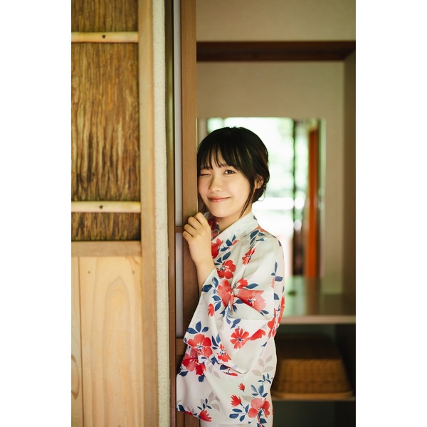 坂倉花 チェキ お渡し会 坂倉花 1st写真集【セブンネット限定特典：ブロマイド 1枚付き】 通販