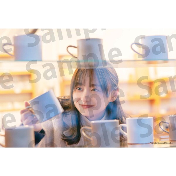 日向坂46 影山優佳1st写真集「知らないことだらけ」【セブンネット限定特典：ポストカード1枚付き】