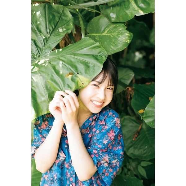 NMB48芳賀礼1st写真集『ぽんっ』【セブンネット限定特典：ポスト