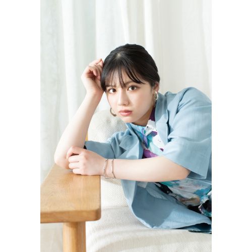 日向坂46・渡邉美穂卒業記念書籍『私が私であるために』【特製ポストカード3枚付き】