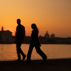 アット　ソース