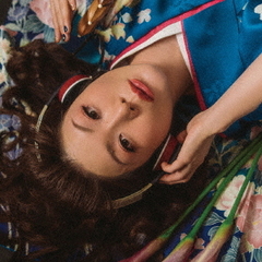 BIWA　AND　LIPS