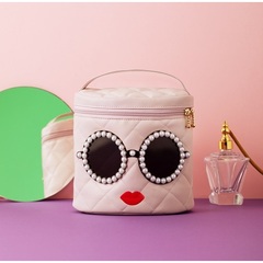 a-jolie QUILTING VANITY POUCH BOOK PEARL SUNGLASSES ver.（セブン－イレブン／セブンネット限定）