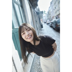 乃木坂46 五百城茉央1st写真集「タイトル未定」【セブンネット限定表紙Ver.】【セブンネット限定特典：B3サイズ ポスター1枚付き（丸めて発送）】