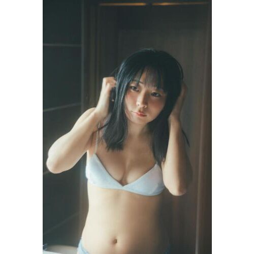 講談社 - アンゴラ村長１ｓｔ写真集 標準体型 直筆サイン入り アンゴラ村長1st写真集 「標準体型」 | 東 京祐 |本 | 通販 | Amazon