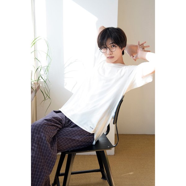 知念英和カレンダー（仮）【セブンネット限定特典：生写真 1枚付き