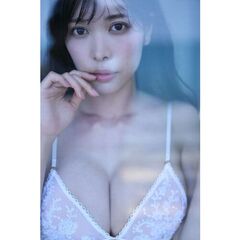 七瀬ななファースト写真集 （仮）【セブンネット限定特典：生写真 1枚付き】