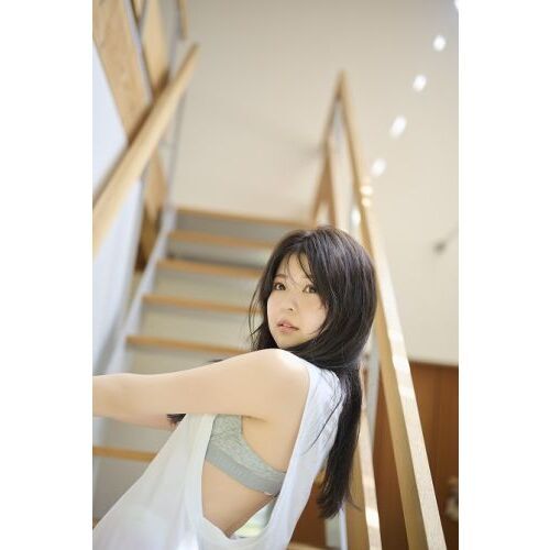 似鳥沙也加 直筆サイン入りチェキ グラビアアイドル 私服 【公式通販】