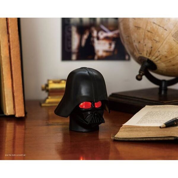 ダース・ベイダーの呼吸音とライトセーバーの効果音付き! STAR WARS