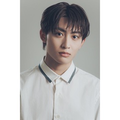 日野友輔 写真集 『 タイトル未定 』【セブンネット限定特典：生写真 1枚付き】