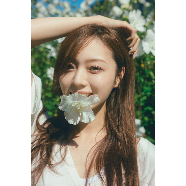 乃木坂46 梅澤美波 2nd写真集【セブンネット限定カバーVer.】【セブンネット限定特典：特製ポストカード 1枚付き】