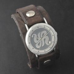 原由実 × Red Monkey Designs Collaboration Wristwatch MEN’S／CHOCOLATE