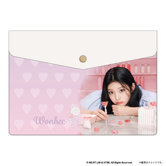 ILLIT フラットポーチ_Wonhee　(B6サイズ)【セブンネット限定】