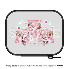 「桜ミク×Shibuya Sakura Stage」 ガジェットポーチ（2026年10月以降発売予定）