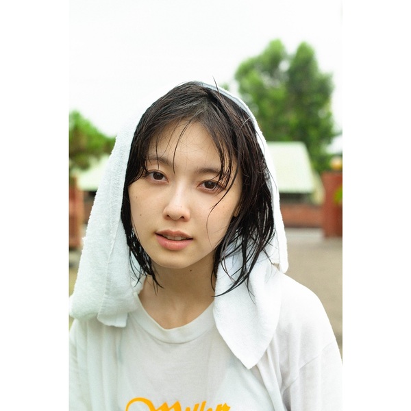 【未読品/サイン入り】加藤小夏 写真集「ニ日月」 加藤小夏 写真集 二日月 | TOKYO NEWS マガジン＆ムック