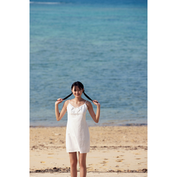 2次入荷＞乃木坂46 遠藤さくら1st写真集 可憐【通常表紙ver.】【セブン