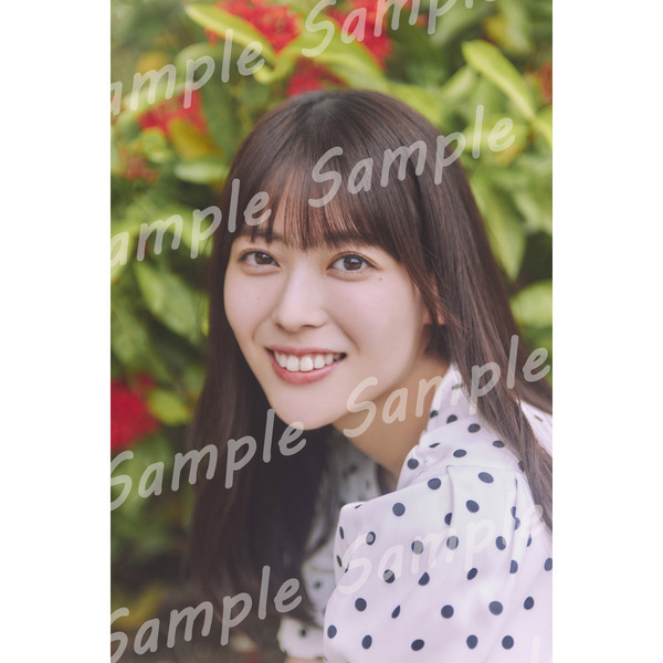 乃木坂46 岩本蓮加 1st写真集「いたずらな風」【セブンネット限定表紙Ver.】【セブンネット限定特典：ポストカード 1枚付き】