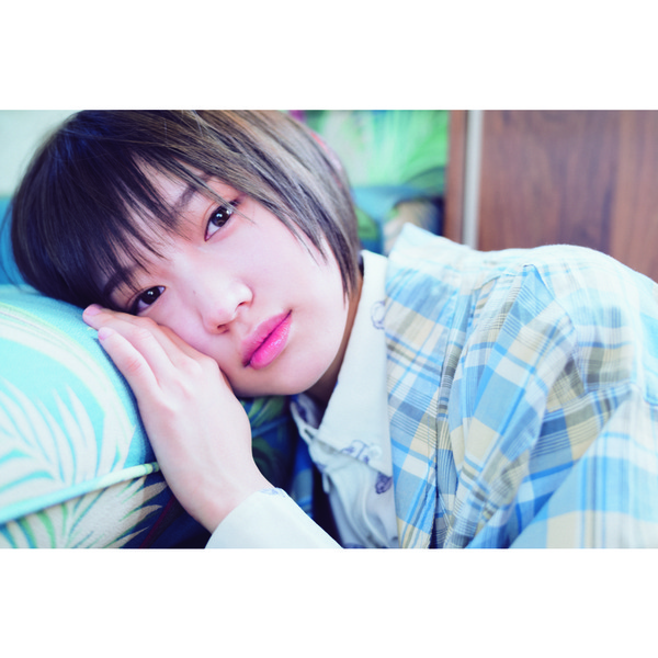 太田夢莉フォトエッセイ『青』（通常表紙Ver.） 通販｜セブン
