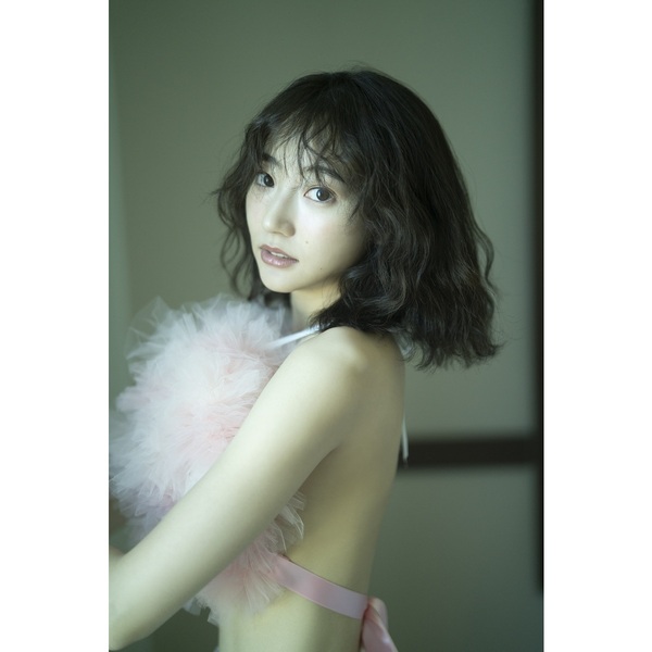 武田玲奈10周年記念写真集 SISU【セブンネット限定特典：生写真 1枚付き】 通販｜セブンネットショッピング