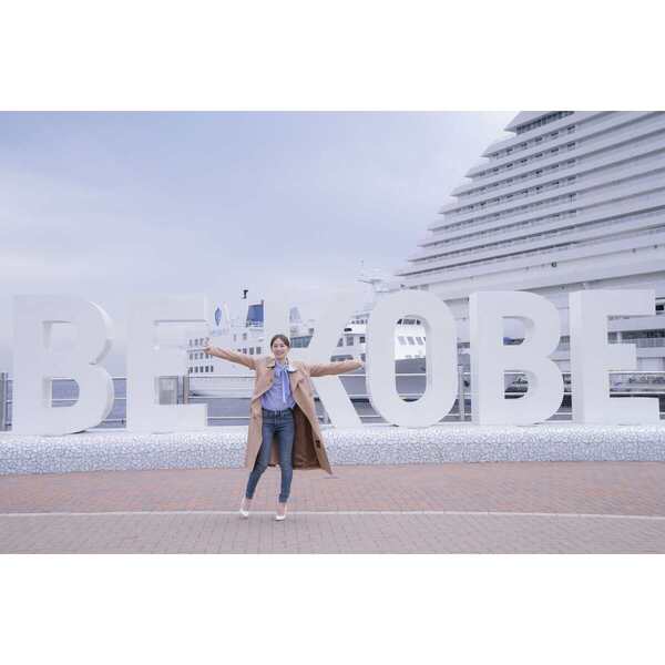 北川景⼦ 写真集『「37」20th anniversary』サイン本　初版 北川景⼦ 写真集『「37」20th anniversary』 初版 - メルカリ