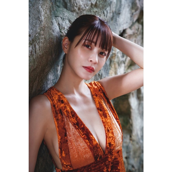 岸明日香 写真集 『 Trajectory 』【セブンネット限定特典：生写真 1枚
