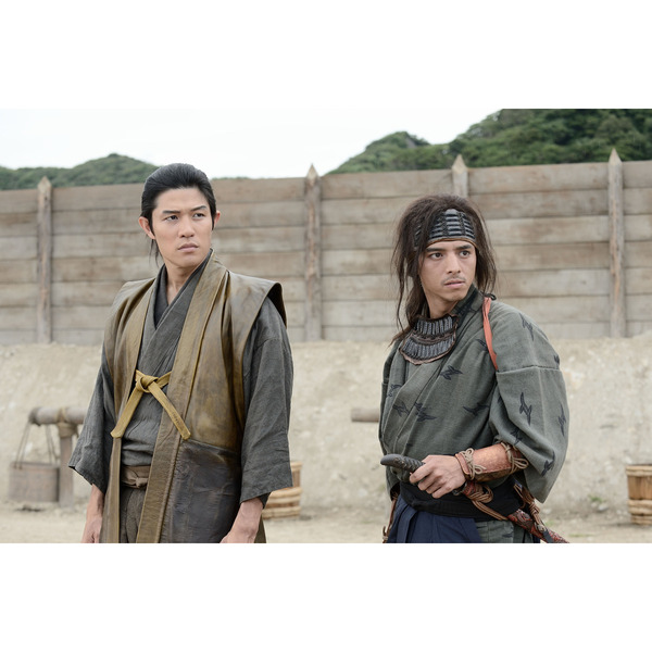 忍びの国」 通常版 DVD ＜初回限定2枚組＞（DVD） 通販｜セブン